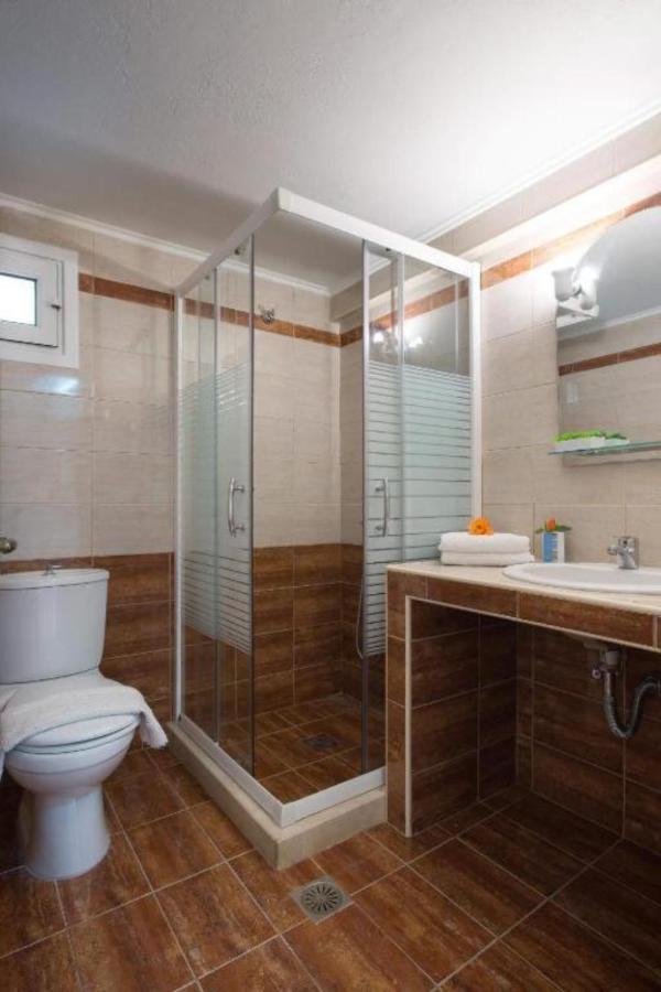 Georgia'S Apartments, Ipsos Corfu Kültér fotó