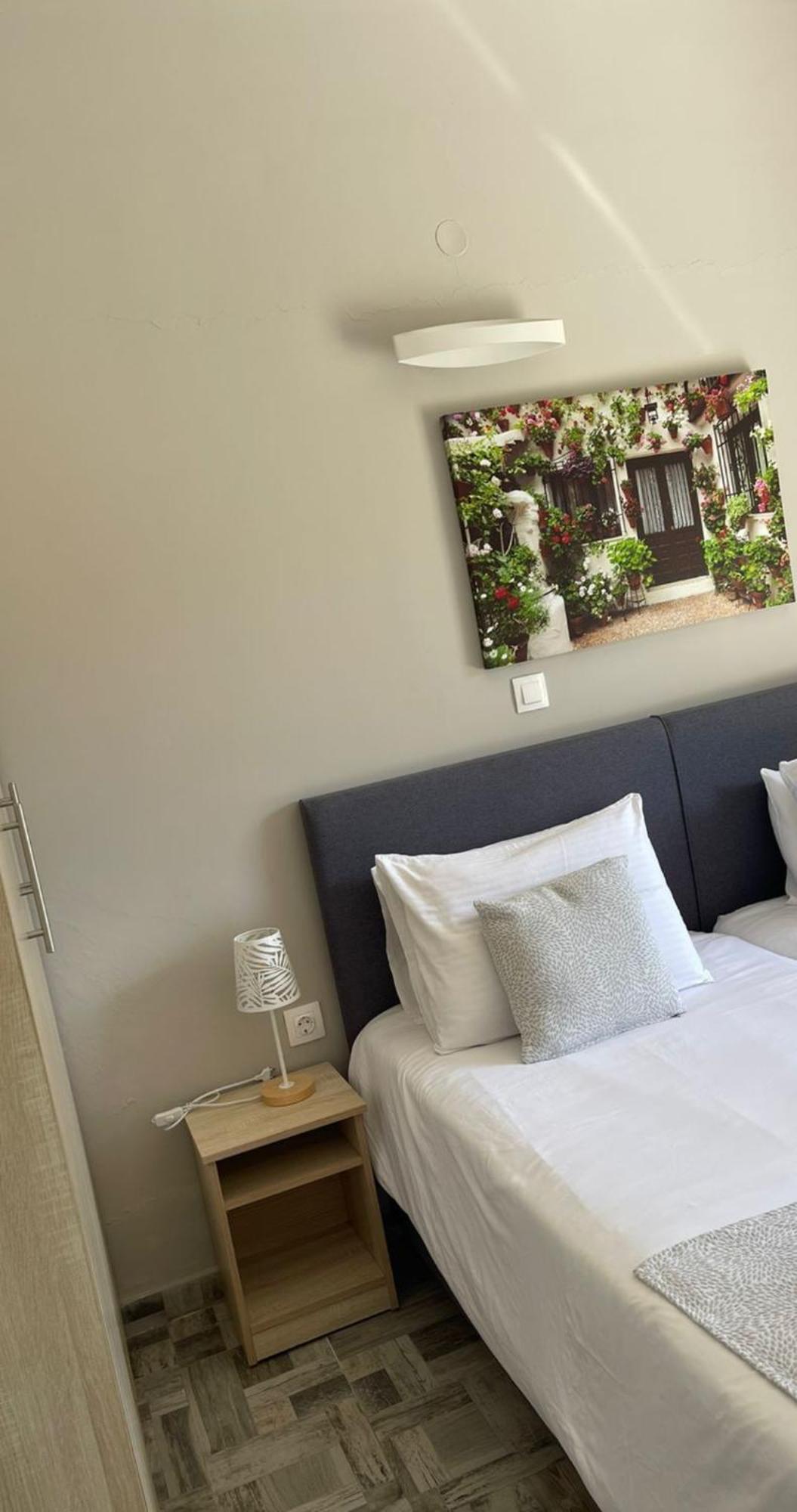 Georgia'S Apartments, Ipsos Corfu Kültér fotó