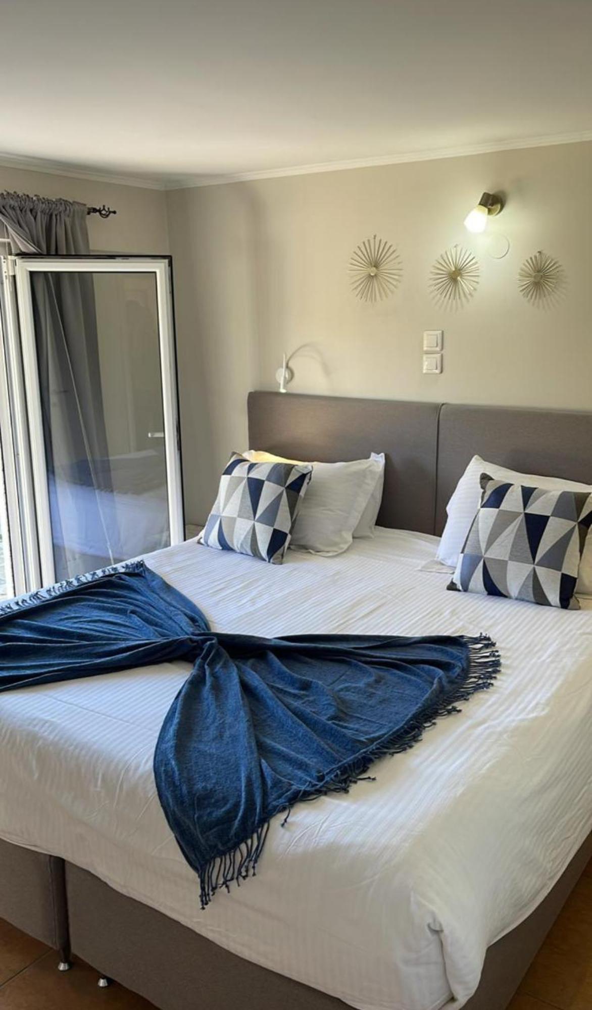 Georgia'S Apartments, Ipsos Corfu Kültér fotó