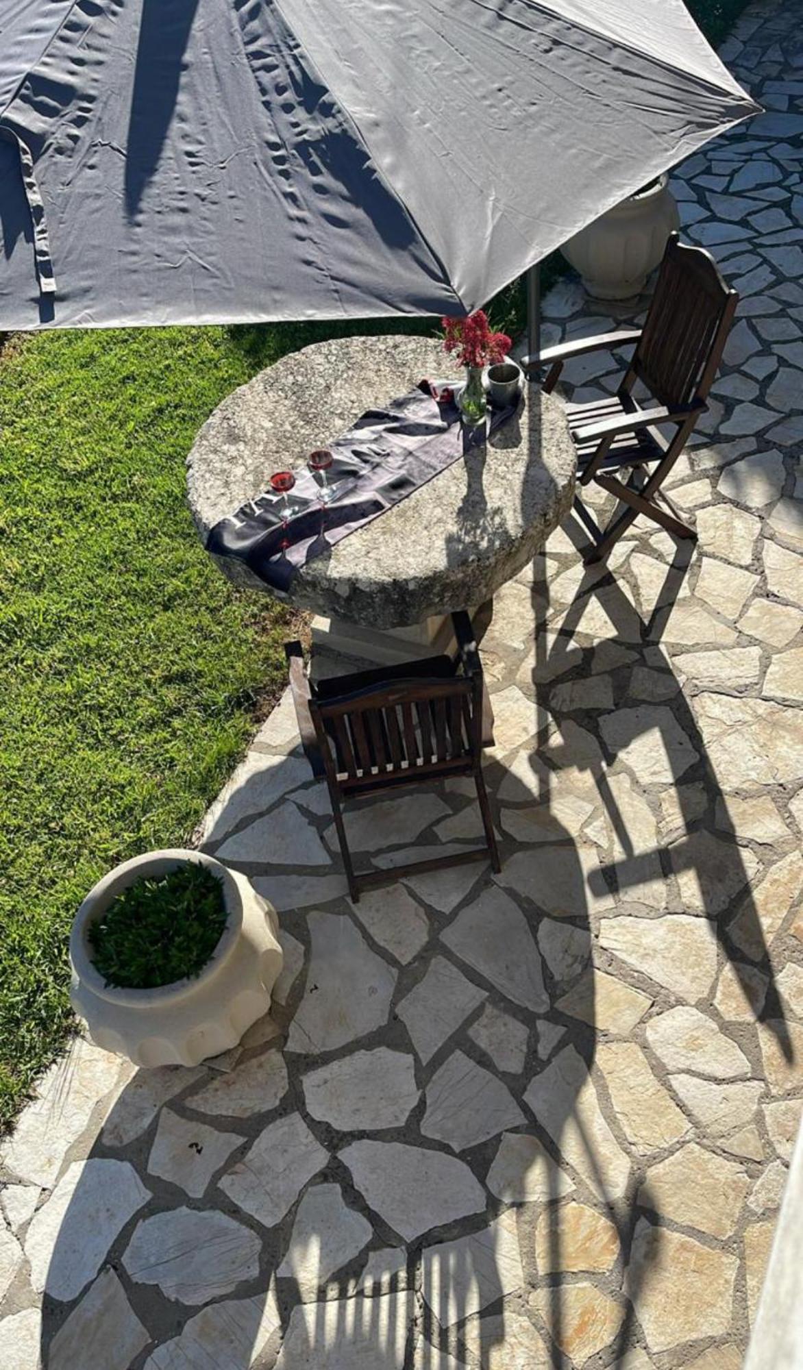 Georgia'S Apartments, Ipsos Corfu Kültér fotó